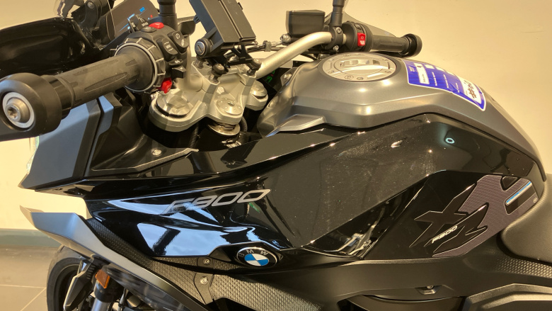 BMW F900 XR